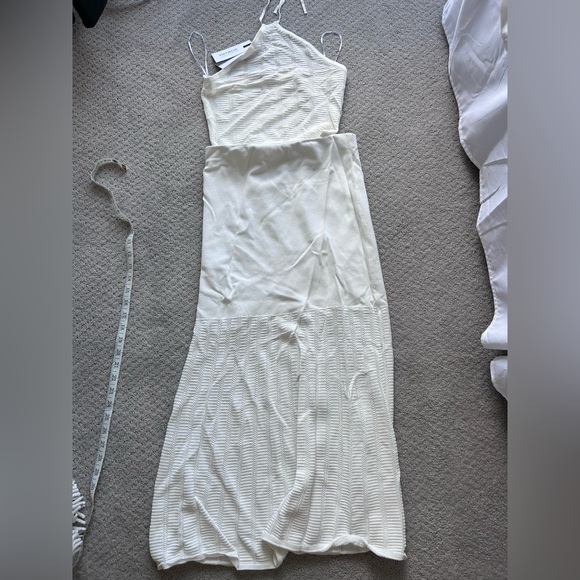 Dynamite white top and skirt set. Never worn. It’s wrinkly from storage. - Picture 4 of 4